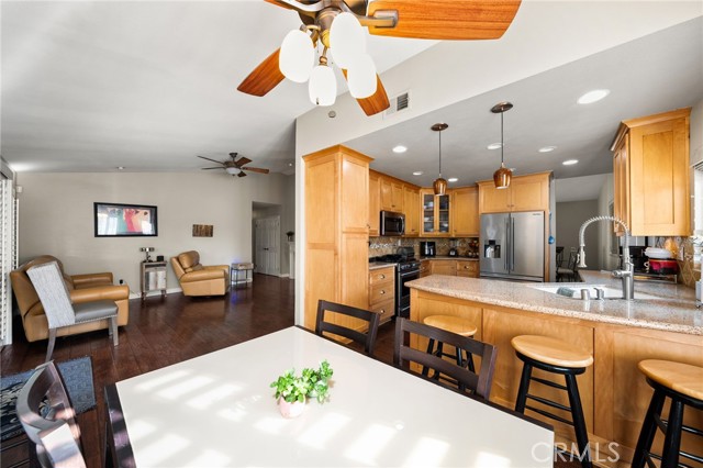 Detail Gallery Image 13 of 58 For 12409 Foxhound Cir, Moreno Valley,  CA 92555 - 4 Beds | 2 Baths