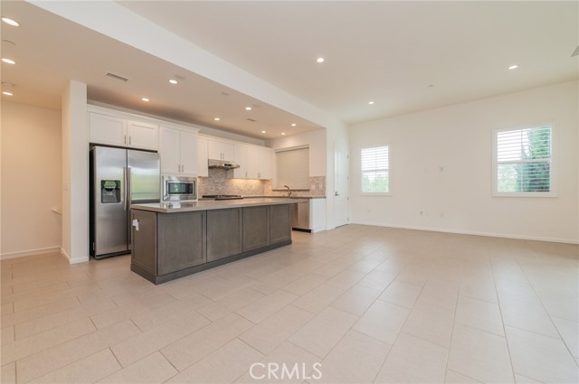 Detail Gallery Image 7 of 26 For 131 Damsel, Irvine,  CA 92620 - 2 Beds | 2 Baths