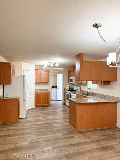 Detail Gallery Image 6 of 40 For 21100 203 S State St #203,  San Jacinto,  CA 92583 - 3 Beds | 2 Baths