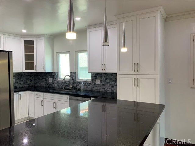 220 Laurel Avenue, Arcadia CA: https://media.crmls.org/medias/0aab5c29-ba42-4798-ad76-097f83686bbd.jpg