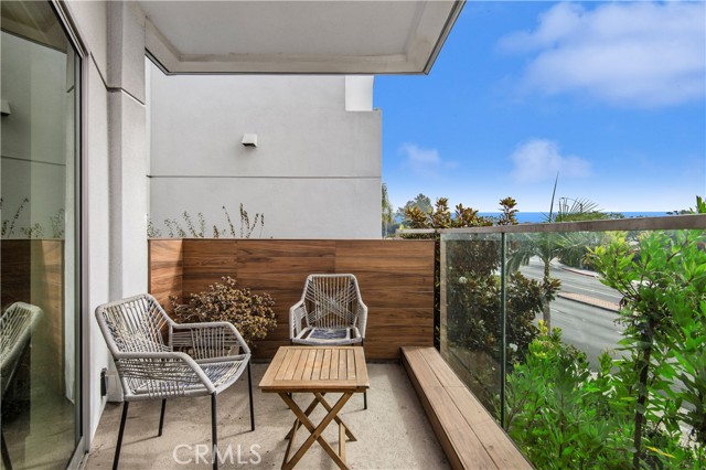 Detail Gallery Image 14 of 36 For 3920 E Coast Highway, Corona Del Mar,  CA 92625 - 3 Beds | 2/1 Baths