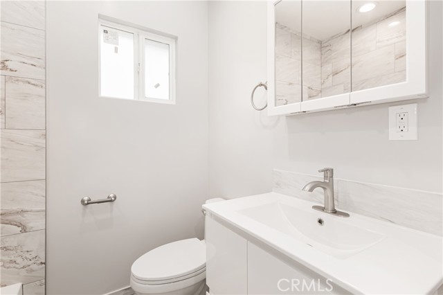10915 Whitaker Avenue, Granada Hills CA: https://media.crmls.org/medias/0aab8685-d521-45a3-9792-55ada634c7d6.jpg