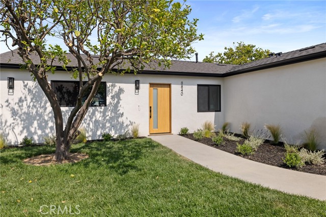 8840 Valjean Avenue, North Hills CA: https://media.crmls.org/medias/0aac6bce-ee52-4fa9-8a7e-43c7e9c7e5d4.jpg