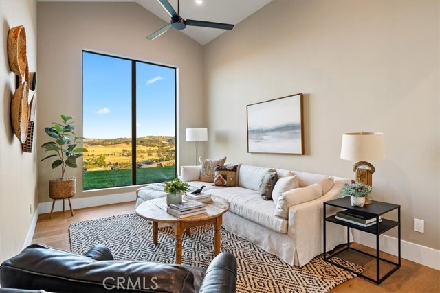 1755 Burnt Rock Way, Templeton CA: https://media.crmls.org/medias/0aac870f-e1c9-4f79-aac3-e165fd779dd9.jpg