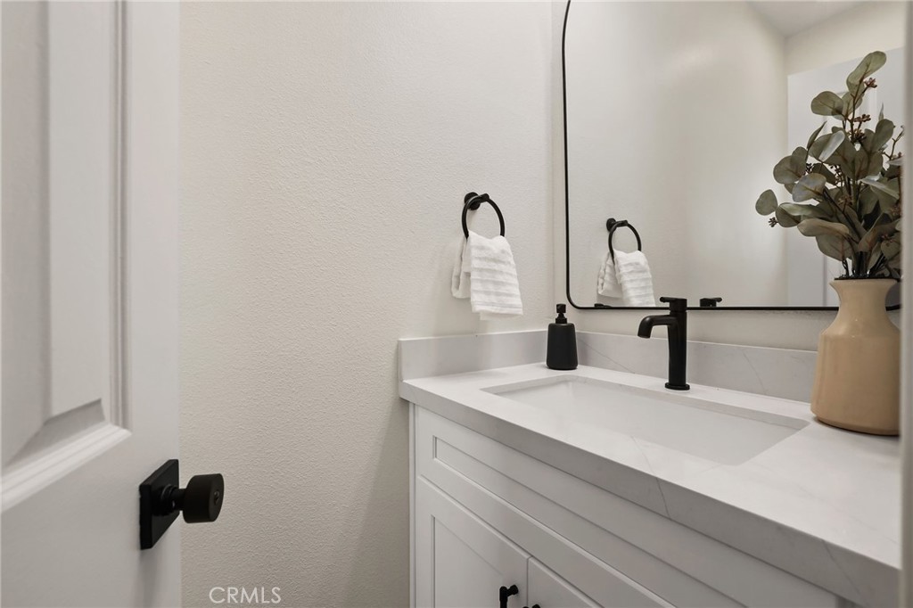 https://media.crmls.org/medias/0aad089d-ae6d-42ce-8ad2-d9c14700607e.jpg?preset=X-Large