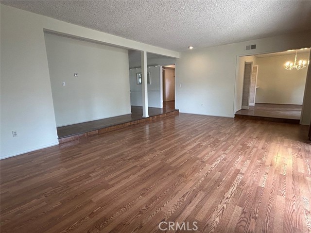 15382 Victory Boulevard, Van Nuys CA: https://media.crmls.org/medias/0aad3cc7-ed7e-4403-a3bd-2f8b05d104f8.jpg
