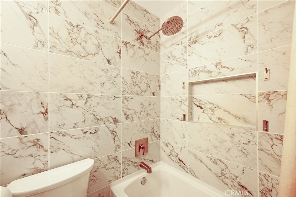 https://media.crmls.org/medias/0aad9952-20d8-4735-8703-60234a8030f2.jpg?preset=X-Large