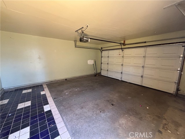 Detail Gallery Image 25 of 35 For 7032 Stansbury Ave, Van Nuys,  CA 91405 - 4 Beds | 3 Baths