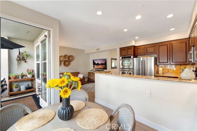 Detail Gallery Image 15 of 59 For 6251 Surfpoint Cir, Huntington Beach,  CA 92648 - 2 Beds | 2/1 Baths