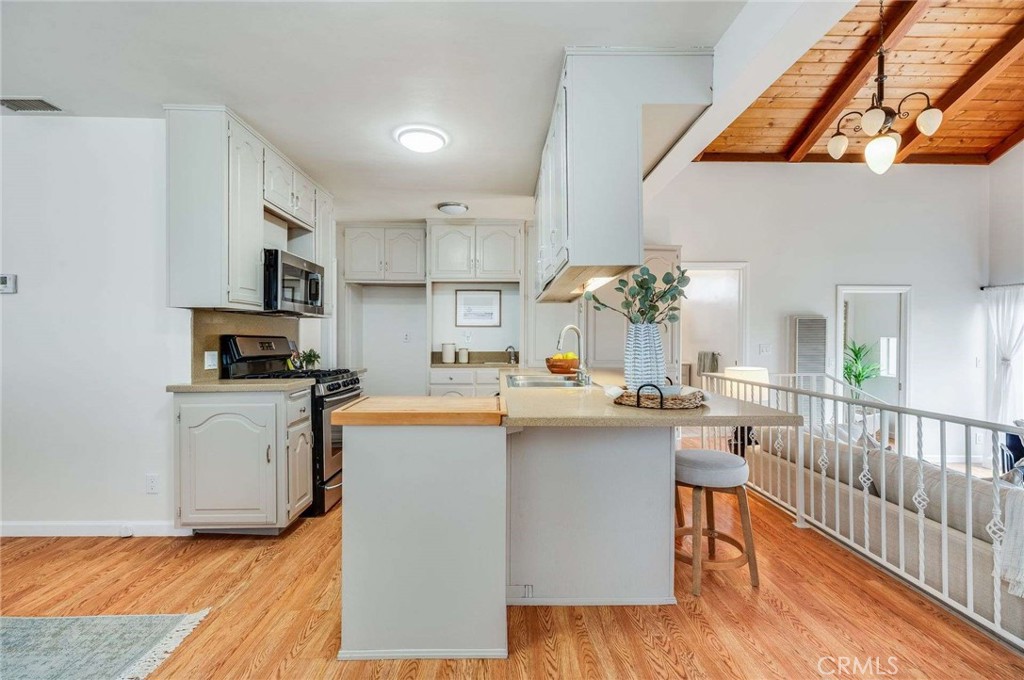 0aaf05a2 F11b 4138 8126 E6850927cba5