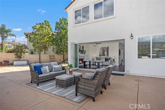 2 Via Bandada, Rancho Santa Margarita CA: https://media.crmls.org/medias/0aaf0f33-59a8-432e-9dea-9b6e24dbc474.jpg