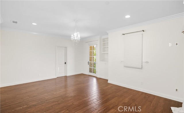 26 Woods Trail, Irvine CA: https://media.crmls.org/medias/0aaf5475-eb06-4721-b616-72d049a38382.jpg