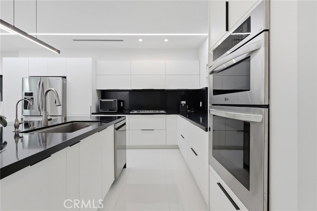 Detail Gallery Image 14 of 55 For 2434 Prospect, Montrose,  CA 91020 - 4 Beds | 3/1 Baths