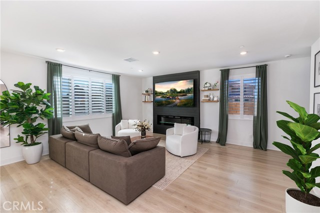 33015 Chiffon, Winchester CA: https://media.crmls.org/medias/0ab00f5b-816a-49be-9bbf-b590232076c8.jpg