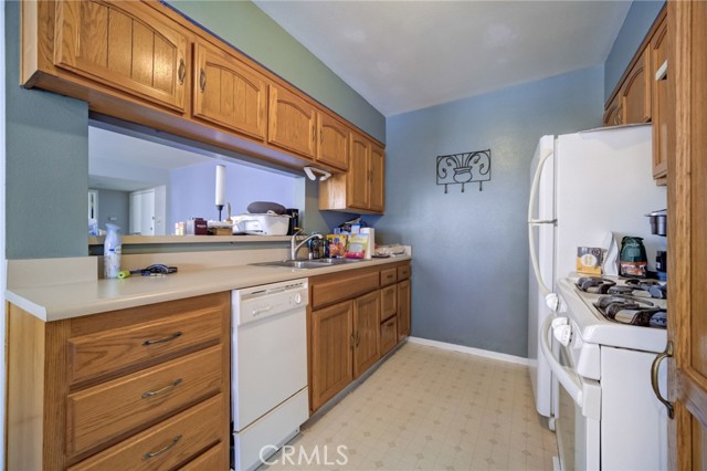 Detail Gallery Image 15 of 29 For 7305 Milwood Ave #4,  Canoga Park,  CA 91303 - 1 Beds | 1 Baths