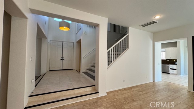 Detail Gallery Image 9 of 52 For 37361 Paintbrush Dr, Palmdale,  CA 93551 - 5 Beds | 3 Baths