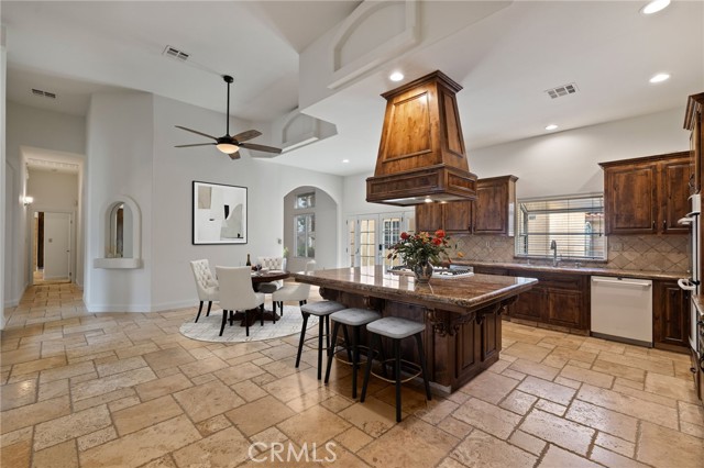 Detail Gallery Image 8 of 71 For 2112 Branch Creek, Bakersfield,  CA 93312 - 4 Beds | 2/1 Baths