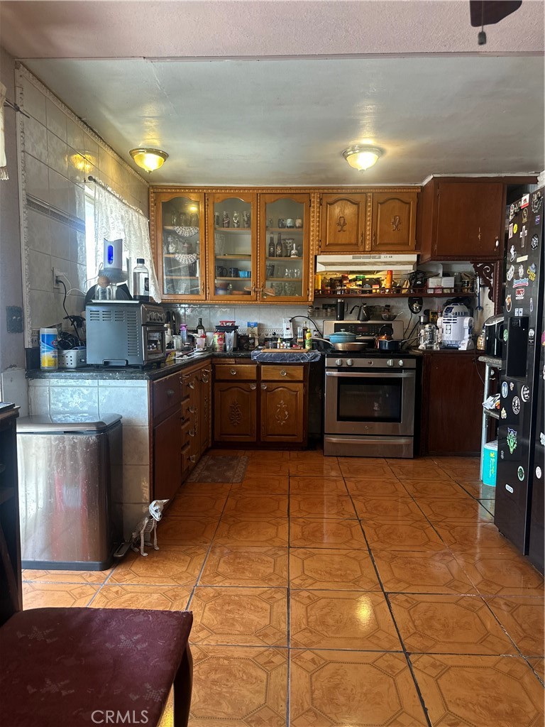 https://media.crmls.org/medias/0ab1f3c5-e106-4695-8b28-48e607637e7c.jpg?preset=X-Large