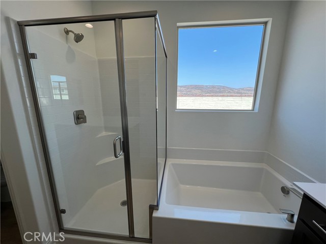Detail Gallery Image 12 of 29 For 4130 Pioneer Ln, Lake Elsinore,  CA 92530 - 4 Beds | 3 Baths