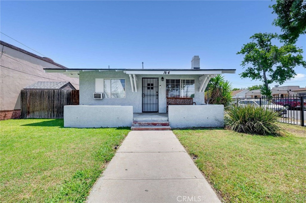 418 W Los Angeles Avenue