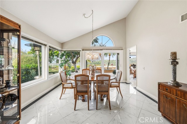 Detail Gallery Image 17 of 61 For 27 Mirador, Irvine,  CA 92612 - 3 Beds | 2/1 Baths