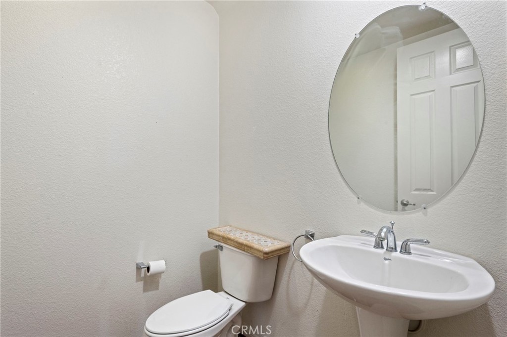 https://media.crmls.org/medias/0ab483c3-555d-4a41-aedc-5e000bed964b.jpg?preset=X-Large