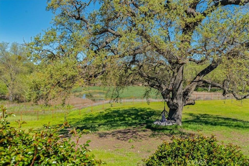 https://media.crmls.org/medias/0ab75429-d934-4cf7-b34d-53afdb772c78.jpg?preset=X-Large