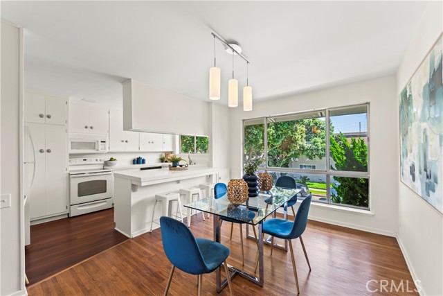 3205 Merrill, Torrance CA: https://media.crmls.org/medias/0ab75e6c-3b98-44e7-9fd3-2df6f69ffe71.jpg
