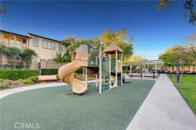 Detail Gallery Image 27 of 28 For 155 Zephyr Run, Tustin,  CA 92782 - 3 Beds | 3/1 Baths