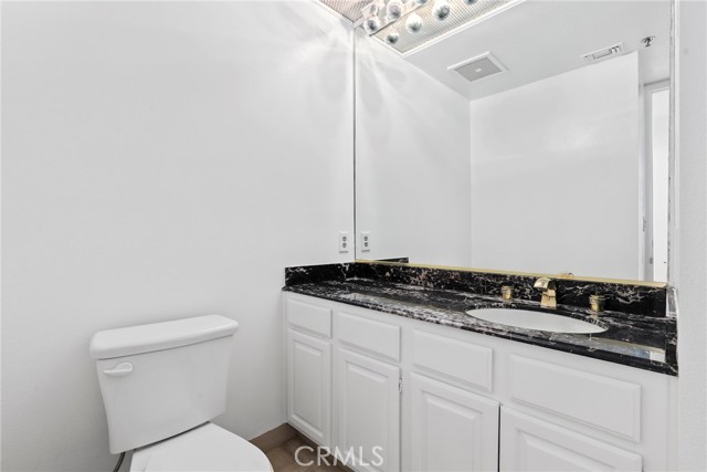 2122 Century Park Lane, Los Angeles CA: https://media.crmls.org/medias/0ab934b8-1a15-4c5a-b58c-423bad15db67.jpg