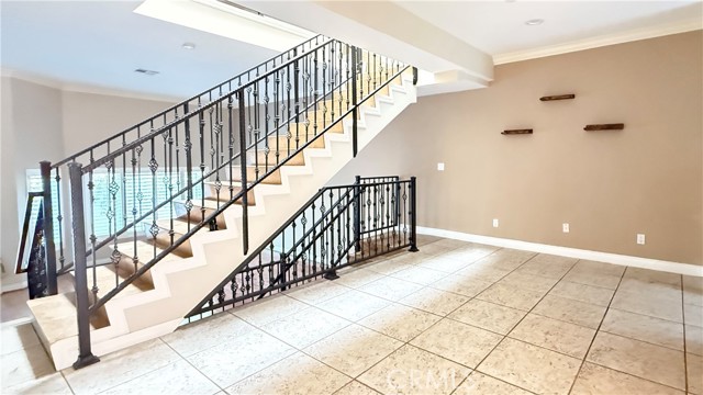Detail Gallery Image 2 of 25 For 5241 Colodny Dr #403,  Agoura Hills,  CA 91301 - 3 Beds | 2/1 Baths