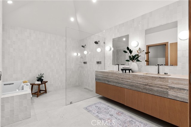 Detail Gallery Image 11 of 14 For 2055 Calvert Ave, Costa Mesa,  CA 92626 - 4 Beds | 4 Baths