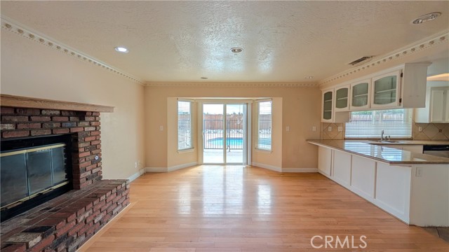 Detail Gallery Image 9 of 49 For 13055 Riverview Dr, Victorville,  CA 92395 - 3 Beds | 2/1 Baths
