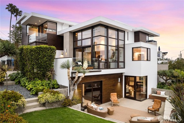 2114 Manhattan Ave, Hermosa Beach CA: https://media.crmls.org/medias/0abc0fbd-e3fd-4ad0-b210-71ab047098c4.jpg