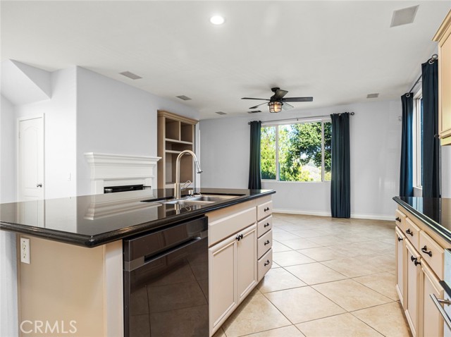 28911 Mirada Circulo, Valencia CA: https://media.crmls.org/medias/0abc24c3-c184-4e15-841d-492f13c9637f.jpg