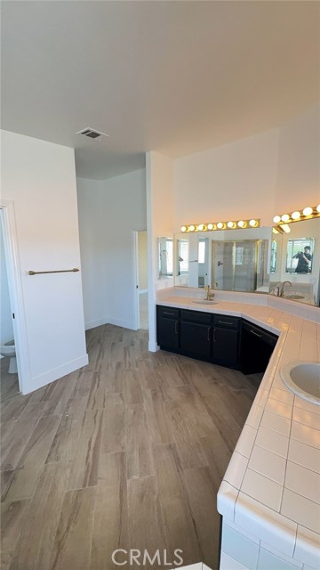22547 Cascade, Canyon Lake CA: https://media.crmls.org/medias/0abc7ceb-42f5-4f66-b8e7-fc02f13d22d6.jpg