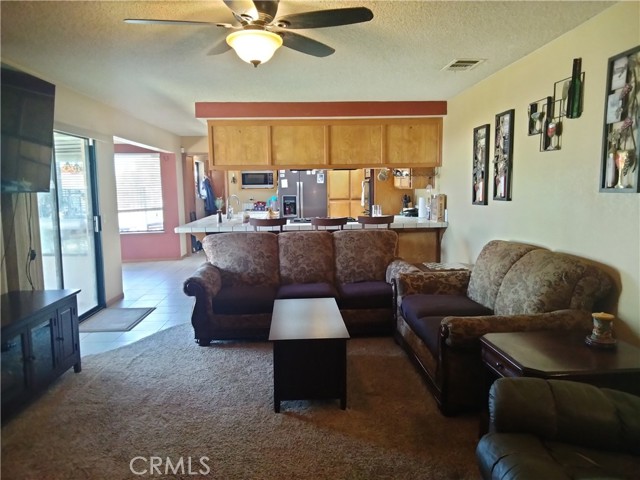 2390 Trinity Road, Pinon Hills CA: https://media.crmls.org/medias/0abc9a70-b7b3-4642-aca4-321d8620bc0c.jpg