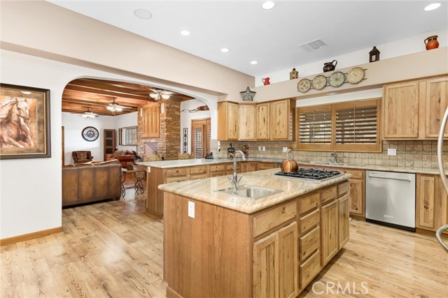 Detail Gallery Image 15 of 65 For 9710 Mountain View, Cherry Valley,  CA 92223 - 4 Beds | 2/2 Baths