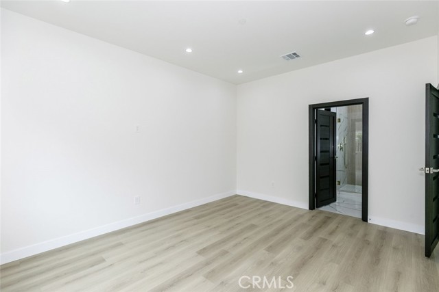 15009 Wyandotte Street, Van Nuys CA: https://media.crmls.org/medias/0abe57ce-99c6-4c82-bb06-3acef15f1f6b.jpg