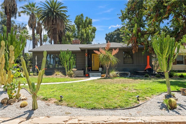 1105 W Highland Avenue, Redlands CA: https://media.crmls.org/medias/0abea2f6-3387-40e9-b5b7-2a968b1eee8f.jpg