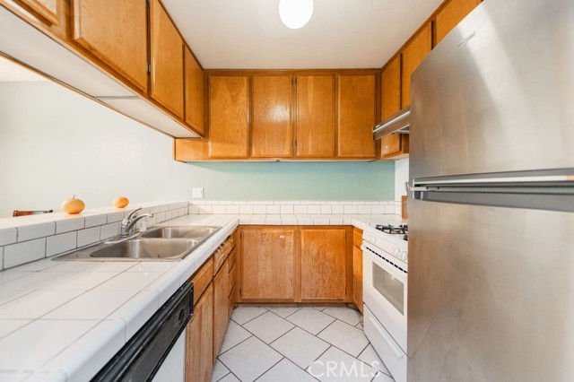 Detail Gallery Image 14 of 20 For 7 Town and Country Rd, Phillips Ranch,  CA 91766 - 2 Beds | 2 Baths