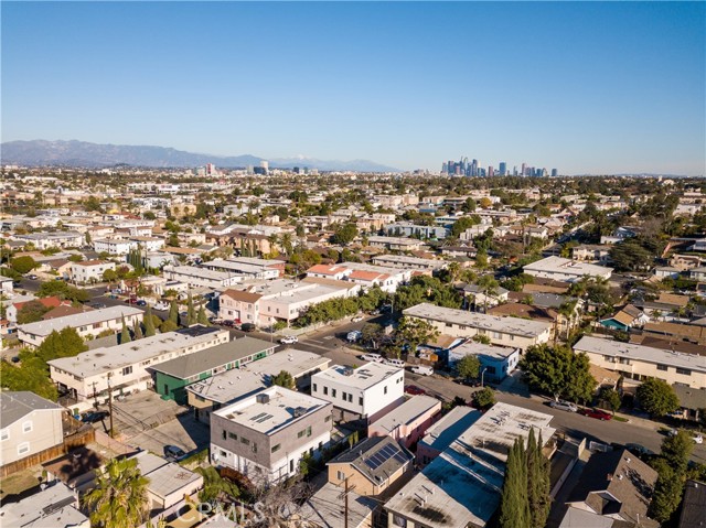 Detail Gallery Image 25 of 26 For 1809 S Longwood, Los Angeles,  CA 90019 - 4 Beds | 3 Baths