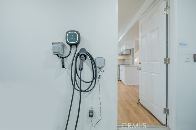 Detail Gallery Image 29 of 32 For 23100 Mulholland Dr, Woodland Hills,  CA 91364 - 4 Beds | 2 Baths