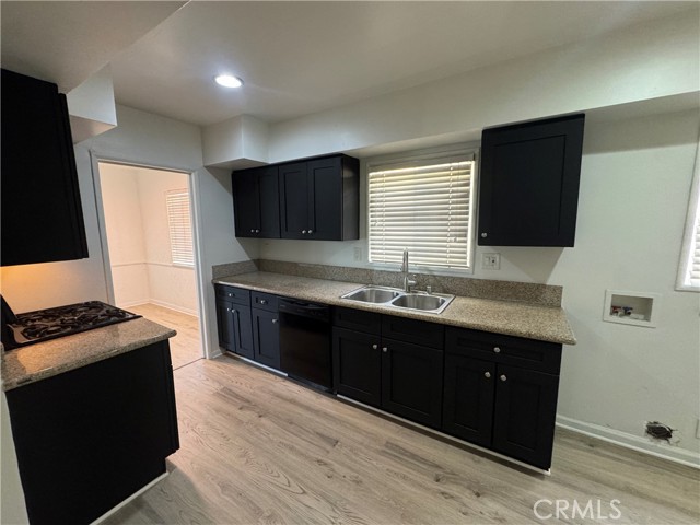 Detail Gallery Image 5 of 39 For 2916 Halldale, Los Angeles,  CA 90018 - 3 Beds | 2 Baths