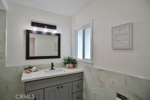 Detail Gallery Image 11 of 12 For 1460 E Pinewood Ave, Anaheim,  CA 92805 - 3 Beds | 2 Baths