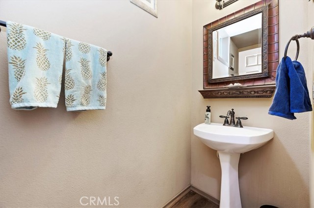 Detail Gallery Image 7 of 33 For 1221 Longport Way, Corona,  CA 92881 - 3 Beds | 2/1 Baths