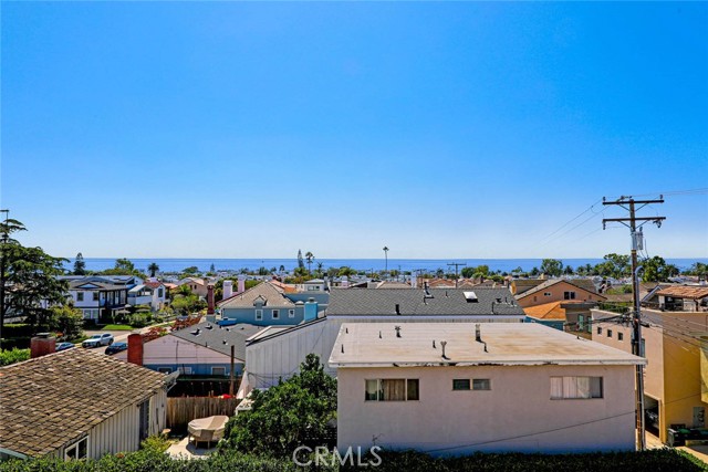 715 Narcissus # 2, Corona Del Mar (newport Beach), California 92625, 2 Bedrooms Bedrooms, ,2 BathroomsBathrooms,Residential Lease,For Rent,715 Narcissus # 2,CROC23180641