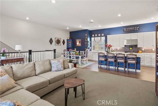 Detail Gallery Image 6 of 28 For 26957 Winding Trail Ct, Valencia,  CA 91381 - 3 Beds | 2 Baths