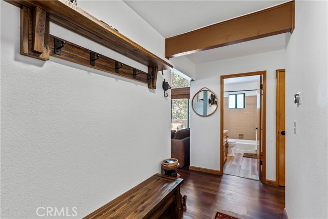 Detail Gallery Image 6 of 34 For 316 Burnt Mill Rd, Lake Arrowhead,  CA 92352 - 3 Beds | 3 Baths