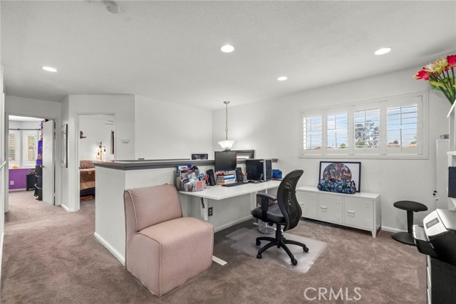 Detail Gallery Image 21 of 39 For 19777 Azure Field Dr, Newhall,  CA 91321 - 3 Beds | 3 Baths